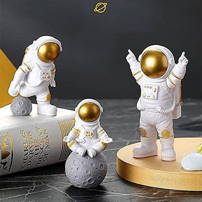 Astronaut Spaceman Statue  Set of 3
