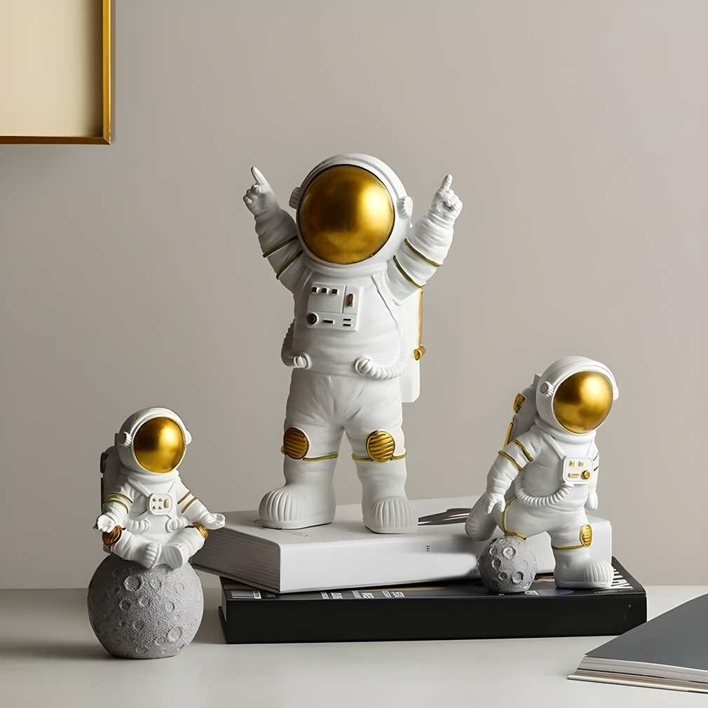 Astronaut Spaceman Statue  Set of 3